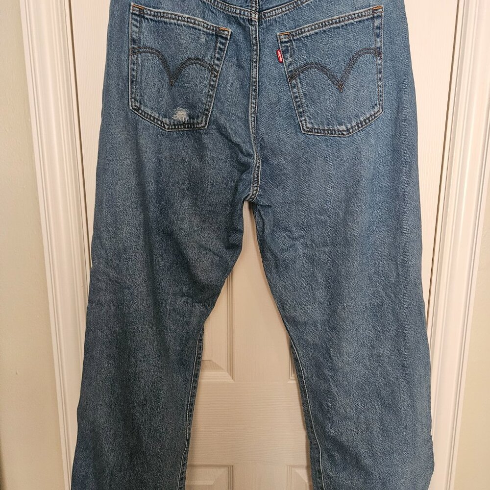 Levi’s Signature High Rise Rib Cage Straight Leg Distressed Jeans - Picture 4 of 13